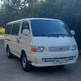 Toyota Hiace 2003
