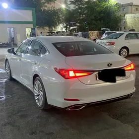 Lexus ES 350 2020
