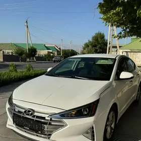 Hyundai Elantra 2020