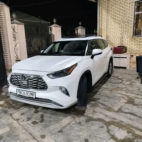 Toyota Highlander 2022