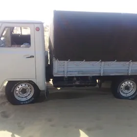 UAZ 452 2005