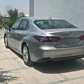 Toyota Camry 2022