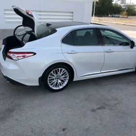 Toyota Camry 2018