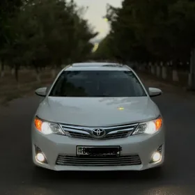 Toyota Camry 2014