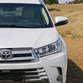 Toyota Highlander 2018