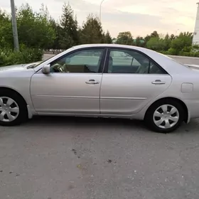 Toyota Camry 2004