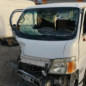 Nissan Urvan 2009