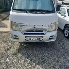 Nissan Urvan 2010