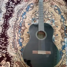 YAMAHA C40