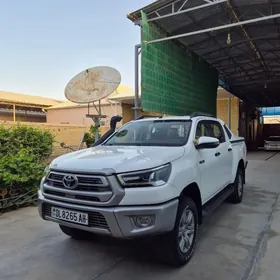 Toyota Hilux 2021