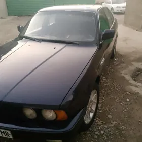 BMW 525 1990