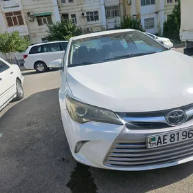 Toyota Camry 2017