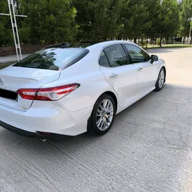 Toyota Camry 2017