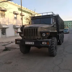 Ural 5557 1980
