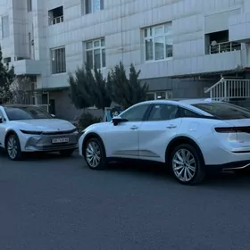 Toyota Crown 2023