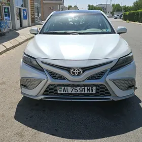 Toyota Camry 2022