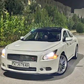 Nissan Maxima 2010
