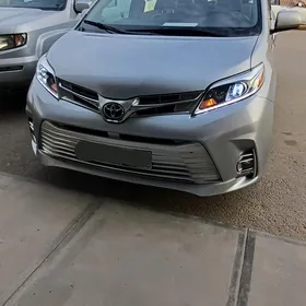 Toyota Sienna 2020
