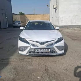 Toyota Camry 2020