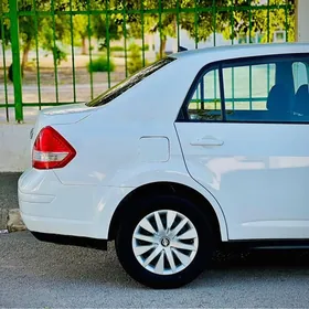 Nissan Versa 2011
