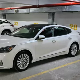 Kia Cadenza 2017