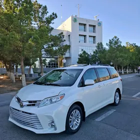 Toyota Sienna 2017