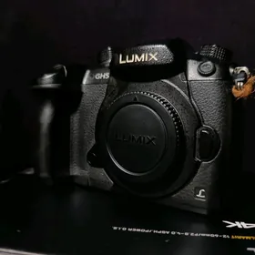 Lumix GH5