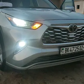 Toyota Highlander 2020