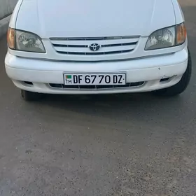 Toyota Sienna 1999