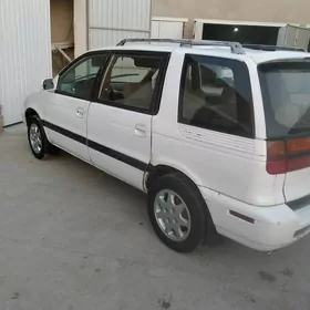 Mitsubishi Chariot 1993