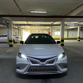 Toyota Camry 2019