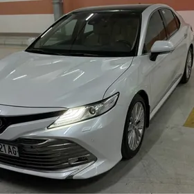 Toyota Camry 2018