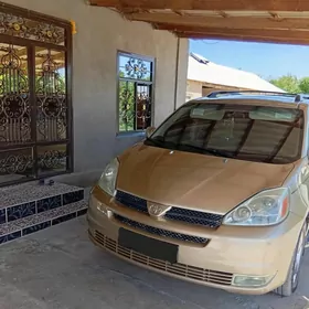 Toyota Sienna 2004