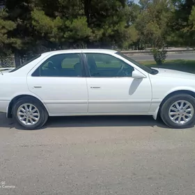 Toyota Camry 2001
