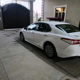 Toyota Camry 2019