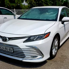 Toyota Camry 2021