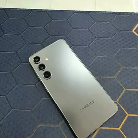 Samsung S24