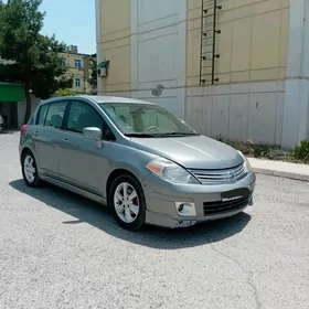 Nissan Versa 2010