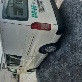 Toyota Hiace 2010