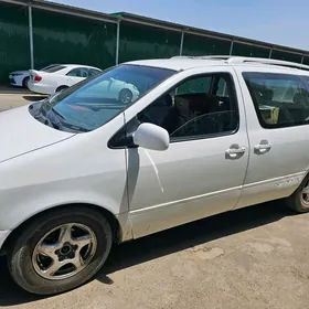 Toyota Sienna 2002