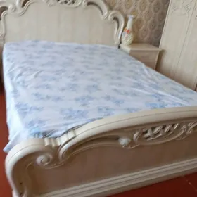 спальный кроват