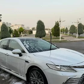 Toyota Camry 2021