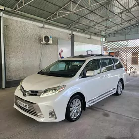 Toyota Sienna 2017