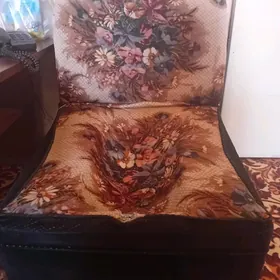 старый угловой диван