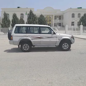 Mitsubishi Pajero 1996