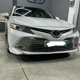 Toyota Camry 2020