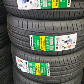205/50/16 KAPSEN S2000