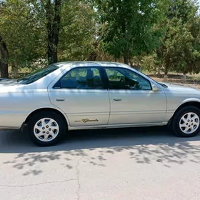 Toyota Camry 2001