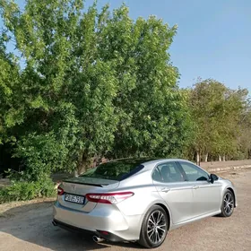 Toyota Camry 2018