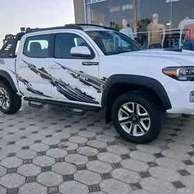 Toyota Tacoma 2017